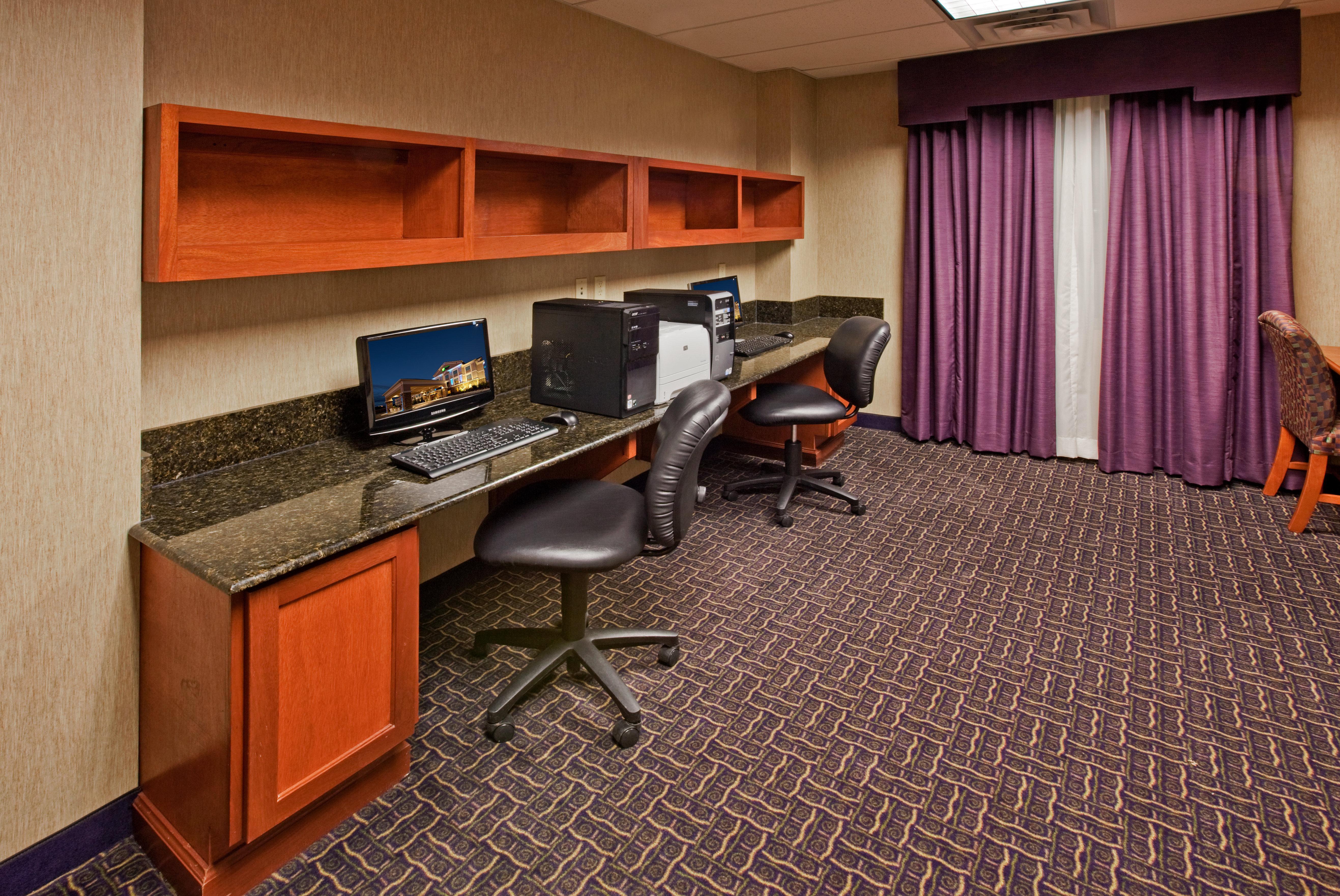 Holiday Inn Express Hotel And Suites Ada By Ihg Esterno foto