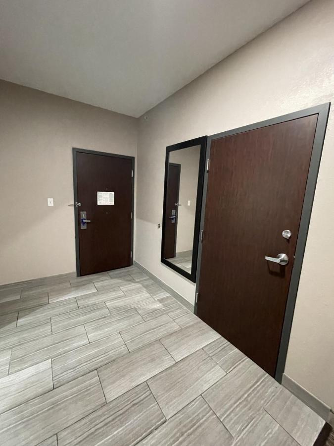 Holiday Inn Express Hotel And Suites Ada By Ihg Esterno foto