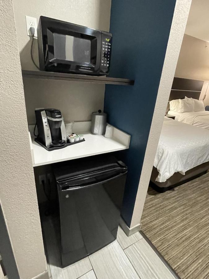 Holiday Inn Express Hotel And Suites Ada By Ihg Esterno foto