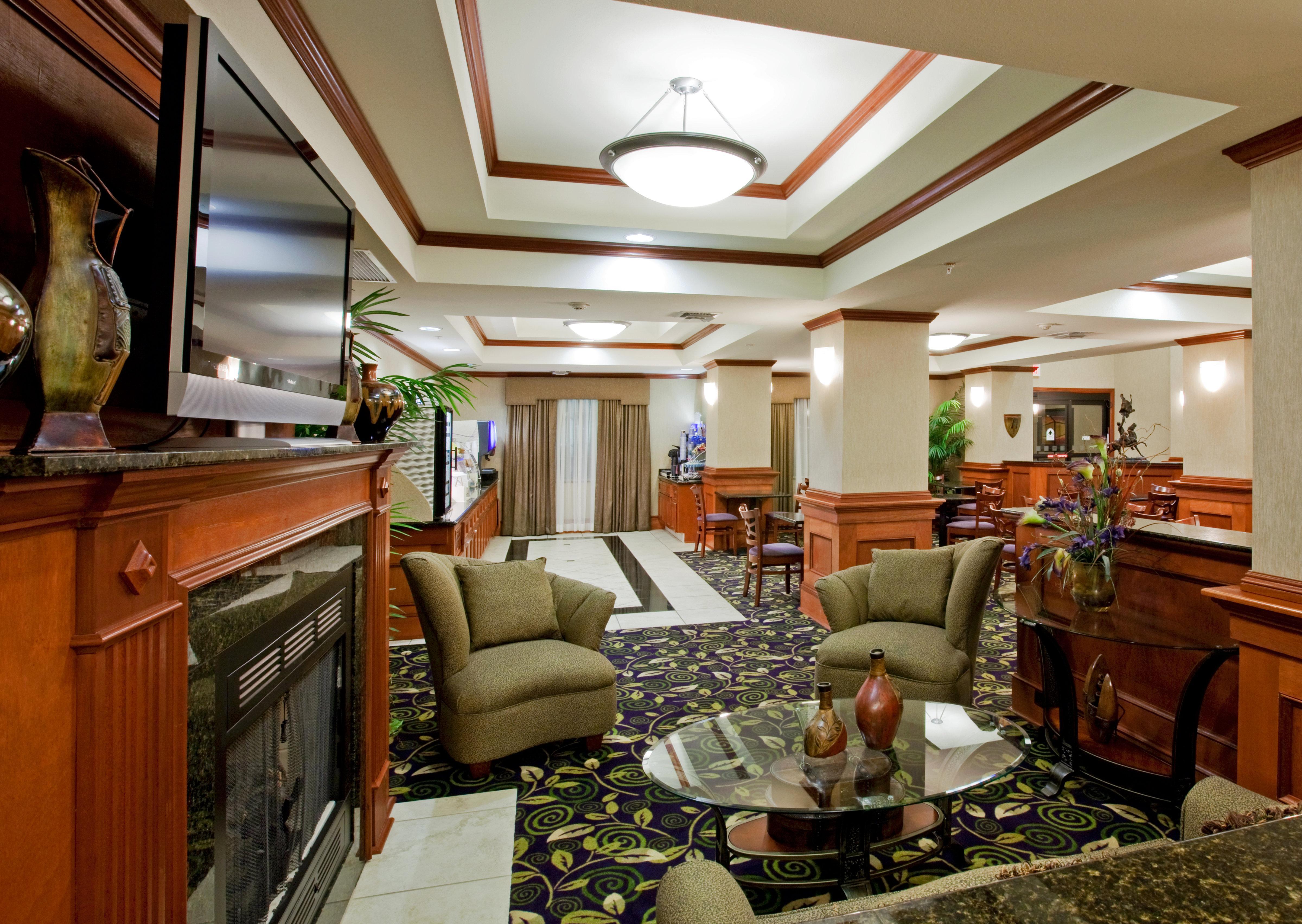 Holiday Inn Express Hotel And Suites Ada By Ihg Esterno foto