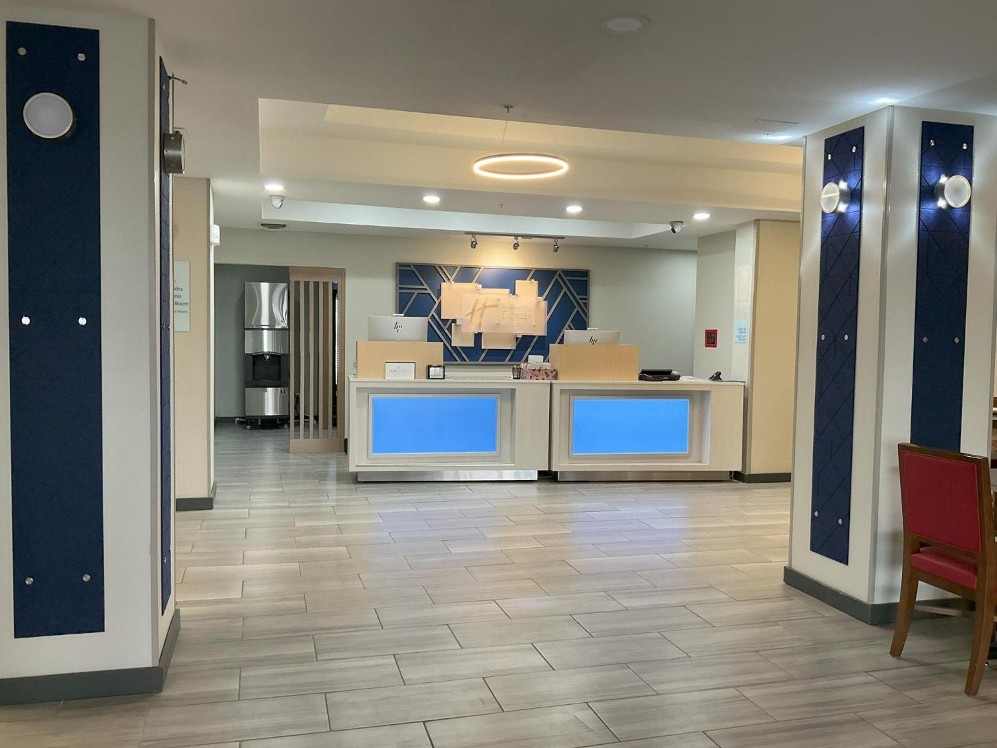 Holiday Inn Express Hotel And Suites Ada By Ihg Esterno foto
