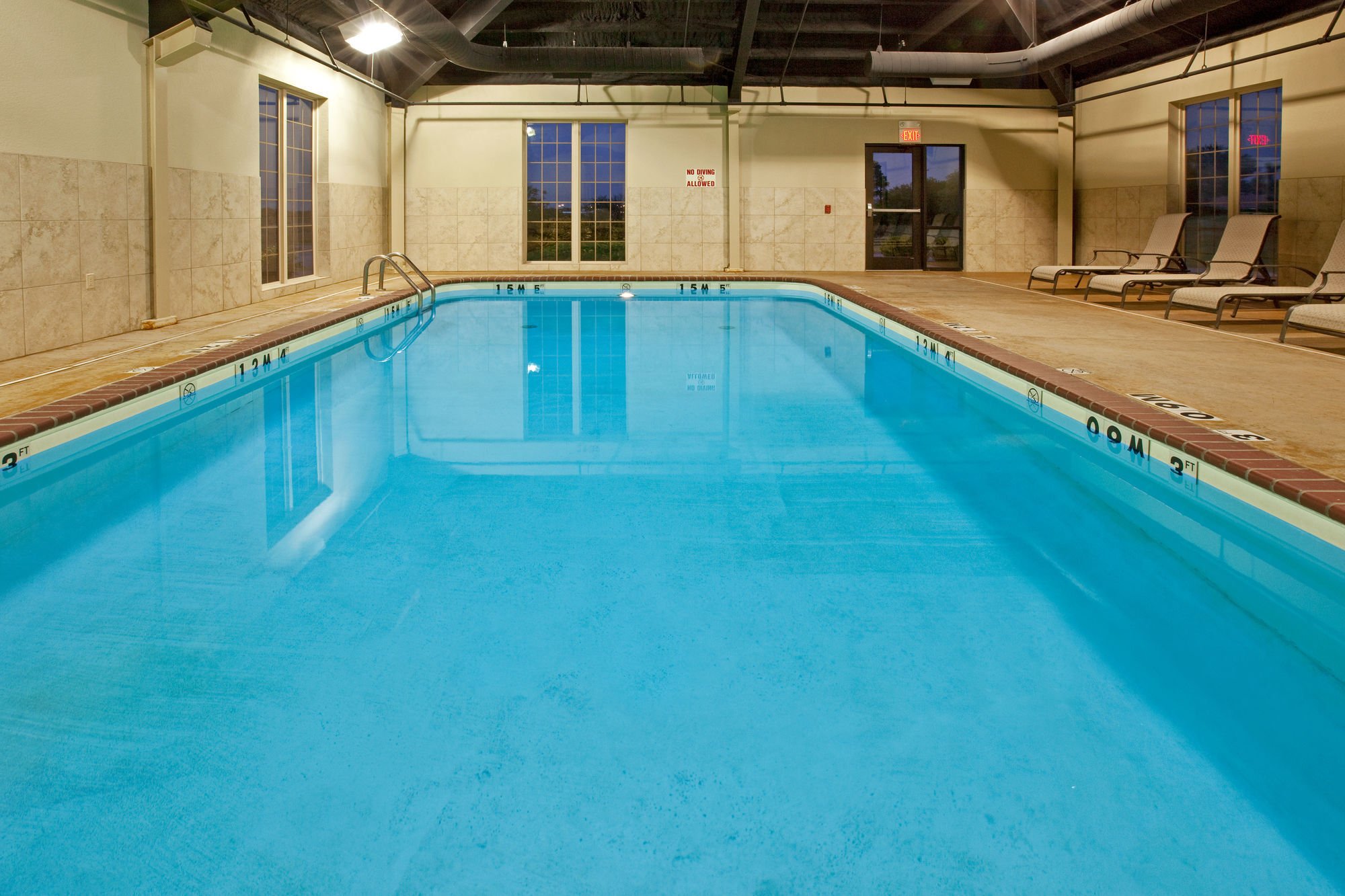 Holiday Inn Express Hotel And Suites Ada By Ihg Esterno foto
